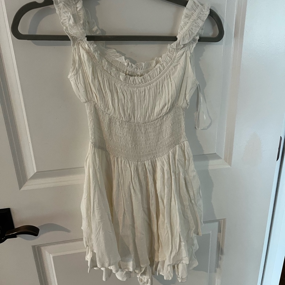 URBAN OUTFITTERS women’s white ruffle romper